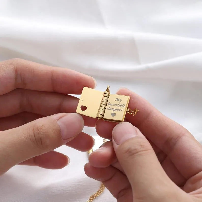 Personalisierte My Little Star Buch-Halskette – Ein Brief an meine Tochter in einem Medaillon, verstellbarer Anhänger mit Botschaft im Inneren, bedeutungsvoller Schmuck
